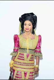 Model de bazin malien 2019 femme / beauté du bazin sur instagram : Top Bazin Chic Modele Sur Commande 180 Bazin Riche Facebook