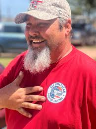 Well again the community shows up! Sharing the Harvest got their new  freezers in. We cried out for help and the volunteers came to serve. Check  out the team work⬇️⬇️⬇️⬇️ Chris Martin