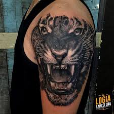 Aquí, hemos seleccionado y arreglado una variedad emocionante de tatuajes atractivos y hermosos para el hombro de las mujeres. Tatuajes Para Tapar Otro En El Brazo Mujer Novocom Top