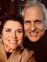 It's #WorldTelevisionDay! Can you name this classic tv comedy in which Paul  played a high school student named Russell? 📺 #fbf #TeamPW