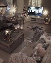 10 Comfortable And Cozy Living Rooms Ideas You Must Check Hoomble Cozy Living Rooms Living Room Designs Living Room Inspiration