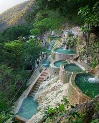 Perhaps one of the most surprising things about tolantongo and its many attractions is the fact that it owes its existence not to any major business interests, government schemes or sponsorships but entirely to the efforts and actions of the local people. Grutas Tolantongo Hot Springs Ultimate Hot Springs Guide