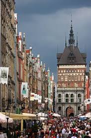 There are also many fine churches, museums, theaters, and gardens as well as a maritime. Gdansk Wikitravel