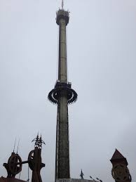 103 meter hoher intamin gyro drop tower / freefall tower. Heide Park Scream