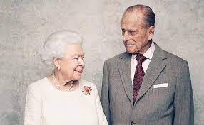 Принц фили́пп маунтбеттен, ге́рцог эдинбу́ргский — принц греческий и датский (1921—1947), внук короля греции георга i, супруг королевы великобритании елизаветы ii. Gbxm6cx7ssfs7m