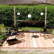 Das sind die grundlagen der gartengestaltung. Eine Holzterrasse Fur Den Garten Bauen Ndr De Ratgeber Garten