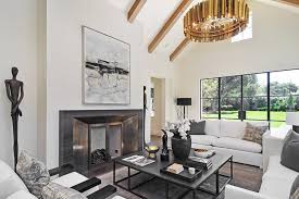 Discover This Celebrity Home Stager S Decor Secrets Home Staging Tips Celebrity Houses Home Decor