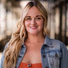 Andrea Linkous's Instagram, Twitter & Facebook