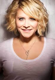 Short Wavy Haircuts For Women Hairstyles With Side Swept Bangs 55c0647da5e58 Jpg 1024 1483 Short Wavy Haircuts Wavy Haircuts Hair Styles