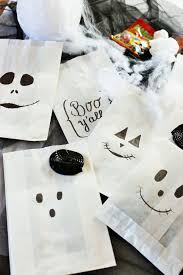 Diy Halloween Sussigkeiten Verpackung Aus Papiertuten Halloween Selber Machen Halloween Sussigkeiten Sussigkeiten Verpackung
