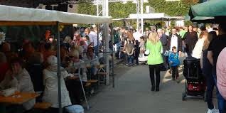 Seite 2 von 2 < zurück 1 2. Auweiler Erntedankfest An Neuem Ort Gefeiert Maigesellschaft Hatte Gluckliche Hand Rheinische Anzeigenblaetter De