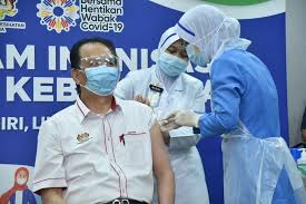 Artikel and surat berita email tentang pendidikan perubatan dan kesihatan dengan 30,000 pembaca. Kkmalaysia On Twitter Ketua Pengarah Kesihatan Ybhg Tan Sri Dr Noor Hisham Abdullah Dghisham Menerima Suntikan Dos Kedua Vaksin Covid 19 Di Klinik Kesihatan Presint 18 Putrajaya Lindungdirilindungsemua Https T Co Njomsid6ci