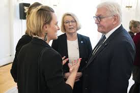 Der internationale frauentag am 8. Www Bundespraesident De Der Bundesprasident Reden Empfang Fur Den Deutschen Frauenrat Zum Internationalen Frauentag 2020