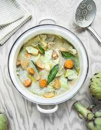 Soupe Poulet Au Pot Aux Artichauts Pour 4 Personnes Recettes Elle A Table Recette En 2020 Soupe Poulet Artichaut Soupe