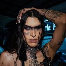 Oye @sanbenito soy una dj trans de #perreo en Mexico no quieres sacarme en  tu próximo video o algo así?