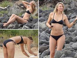 Maria Sharapova's Body Still Rock Hard During Tennis Suspension (PHOTO  GALLERY)