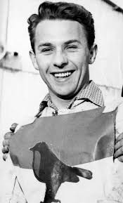 My wife, Robin White, passed away earlier today. Robin worked in D4 from  the early 90s to early 2000s in Contracts.