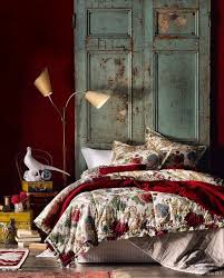 Red walls can work in small rooms, perhaps even more so than in large spaces, because the size of the room provides inherent restraint. 25 Ways To Incorporate Red Into Bedroom Decor Digsdigs