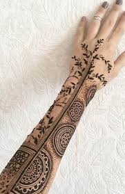 Some people also strongly believe that henna can help to guard against ill fortunes and the evil eye, particularly when designs incorporate the hamsa, an eye, or diamond shapes. 18 Beautiful Henna Tattoos For Women In 2021 The Trend Spotter