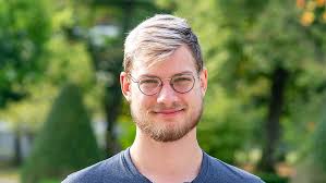 It produces professional journals, textbooks, atlases, monographs and reference books in both german and english covering a variety of medical specialties, including neurosurgery. Ku Student Paul Thieme Neuer Sprecher Der Lak Katholische Universitat Eichstatt Ingolstadt