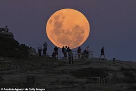Full moon in cancer is a day of charity, volunteering, help to the needy. Freedomroo Can Full Moons Make You Feel Crazy And Emotional Australiannewsreview