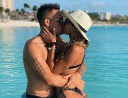 Agustina gandolfo, lautaro martínez's influencer girlfriend who met thanks to wanda nara: Lautaro Martinez Y Su Novia La Modelo Agustina Gandolfo Estan Esperando Un Bebe