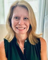 Carolyn Longnecker's Instagram, Twitter & Facebook