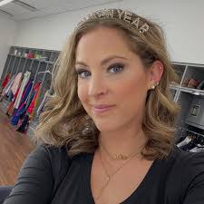 👋 2024! I'll be sleeping at midnight…so I'll say 🥂 to 2025 now! #cheers  #newyearseve #happy2025 #bye2024 #firstnight #firstnightboston #boston  #toast #champagne #proseccotime🍾 #quickselfie