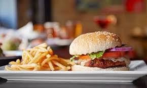 Diner Romantique Cuisine Raffinee Restaurant Une Affaire De Gout A Nantes Nourriture De Pub Alimentation Burger Et Frites