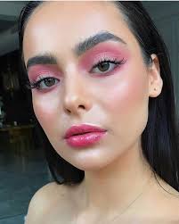 Julie Rendon (julietarendon_)