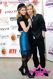 Сначала молодой человек вызвался позаниматься с ней самостоятельно. Muzh Anastasii Makeevoj