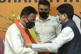 इस बीच कांग्रेस (congress) के दिग्गज नेता जितिन प्रसाद (jitin prasad) का भाजपा (bjp) में शामिल होना यूपी की राजनीति (up politics). Yqz8bxfxeeuxnm