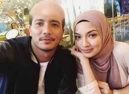 7 orang melayu terkaya di malaysia tahun 2020 sumber: Gambar Artis Lelaki Yang Tetap Kacak Berkepala Botak Iluminasi