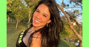Her birthday, what she did before fame, her family life, fun trivia facts, popularity rankings, and more. Cinthia Cruz A Eterna Chiquititas Mostra Paisagem Exuberante E Deixa Web Babando Tecnonoticias