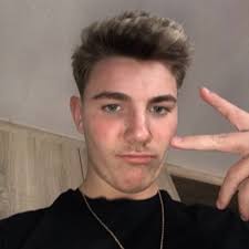 Tegan Ward (@tmwloves1d)