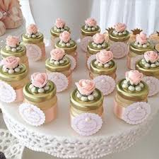 To find out more complete and clear information or images, you can. 20 Idea Cenderahati Menarik Untuk Majlis Perkahwinan Pesona Pengantin