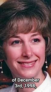 Julie Bohn's Instagram, Twitter & Facebook