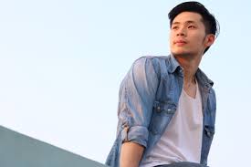 Gaya rambut klasik yang tidak pernah mati gaya ini model rambut ini memberikan penampilan alami dengan tekstur halus. Intip 23 Pilihan Minyak Rambut Pria Sesuai Kondisi Rambut Updated 2021 Bukareview