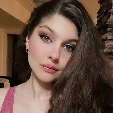 Roxana sadeghi (@roxana_sat) • Threads, Say more