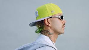 FEID IMPROVISA PARA AYUDAR A FAN DESMAYADO EN SU CONCIERTO