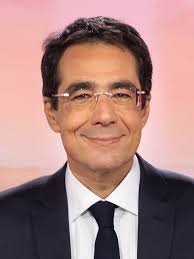 Darius rochebin loves travel, adventure, variety and. Rts Krise Jetzt Melden Sich Manner Rochebin Bleibt Suspendiert