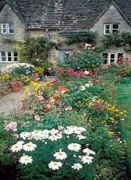 36 Stunning Front Yard Cottage Garden Landscaping Ideas In 2020 English Cottage Garden English Garden Design Cottage Garden