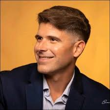 Dans la série des talents ultra marins ....celui là je le connais très  bien...Robin Béchard DS à St Louis à la Réunion et bientôt DEX adjoint  auprès de Catherine Dahirel . |