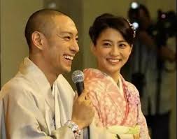 小林麻央さんの乳がん発見のきっかけは2014年2月に受けた人間ドックでした。 その後、2年以上に渡り、麻央さんの乳がんは家族と近親者のみの秘密でしたが、マスコミに報道されたことで海老蔵さんが 最初の会見 を開いたのは 2016年6月9日 のこと。 æ—¥æœ¬æœ€ç¾Žä¸»æ'­å°æž—éº»å¤®åŽ»ä¸– å …æŒç­‰è€å…¬å›žä¾†è‰±é›£èªªå‡º æˆ'æ„›ä½  æ‰æ''æ‰‹äººå¯° æ¯æ—¥é ­æ¢