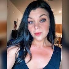 Nicole Wampler's Instagram, Twitter & Facebook