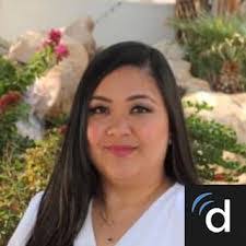 Kari Roe's Instagram, Twitter & Facebook