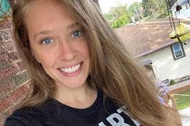 Derek Hay's Instagram, Twitter & Facebook