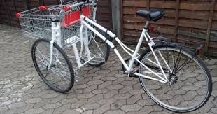 Beschreibung Extravagantes Fahrrad Eigenbau Und Somit Eine Einzelanfertigung Das Fahrrad Ist Sehr Auffallig Und Bike Transporting Bicycle Bicycle Trailer