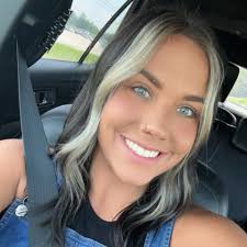 Rachel Vera's Instagram, Twitter & Facebook