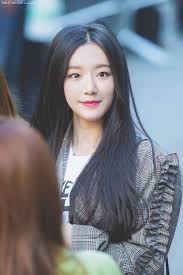 Pin De Kookie Em Shuhua G Idle Soyeon K Idols Jeon